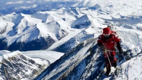 Эверест закрыли из-за коронавируса