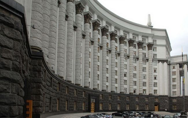 Кабмін схвалив умови здійснення угод за держборгом в 2015 р