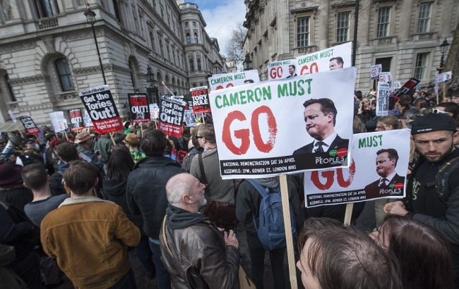 В Лондоне собрался многотысячный митинг за отставку премьера Кэмерона
