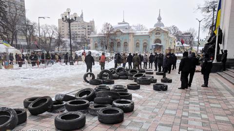 В столкновениях под Радой пострадали 14 правоохранителей