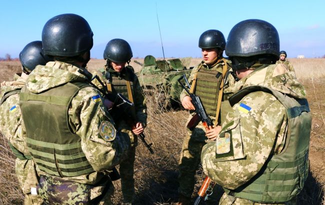 Обострение на Донбассе: пятерых военных ранили