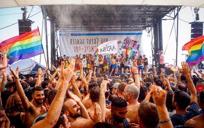 "Разбить барьеры на пути неравенства": как в Тель-Авиве веселятся на гей-прайде