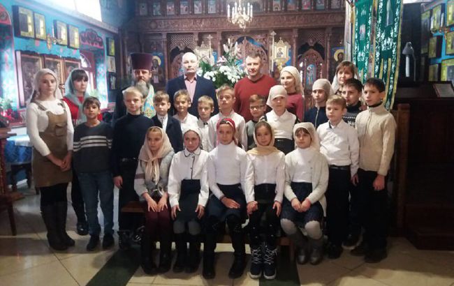 Депутат Гнатенко привітав зі святами вихованців недільної школи в Донецькій області