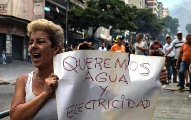 В Венесуэле состоялись демонстрации из-за отключений электричества и воды