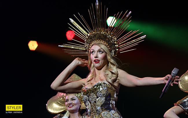 "Багатодітна мама": Оля Полякова показала "дитячий садок" з козенятами (відео)