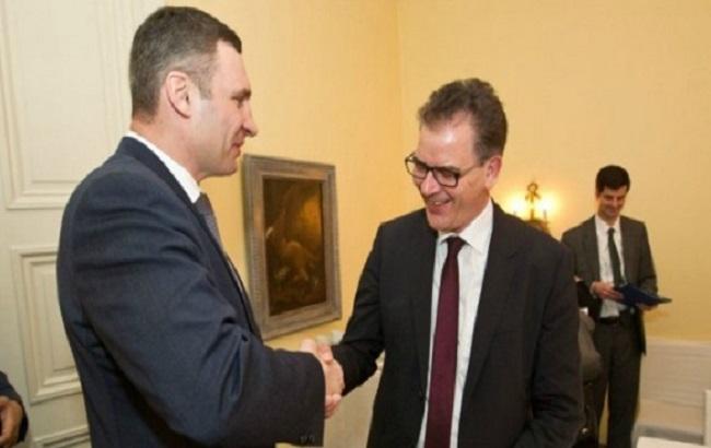 Германия инициирует в Киеве экономический инвестфорум в 2016