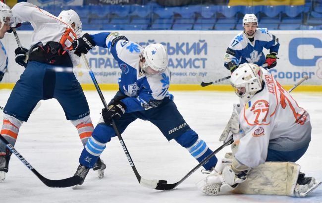 ФХУ опубликовала список хоккеистов чемпионата Украины с действующими контрактами