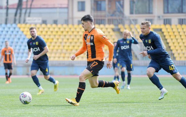 "Шахтер" дожал "Металлист" в центральном матче тура УПЛ