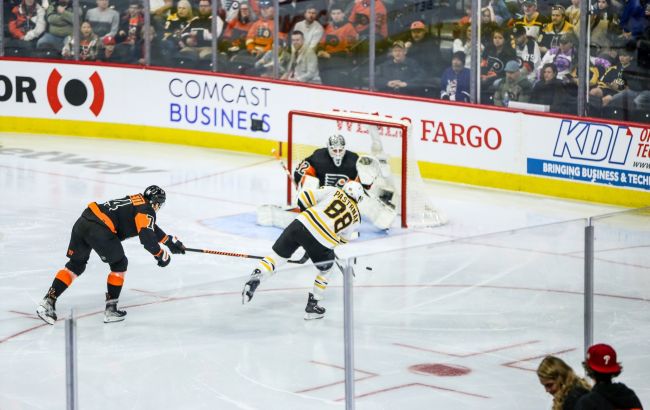 "Бостон" із хет-триком лідера команди оновив рекорд НХЛ за перемогами