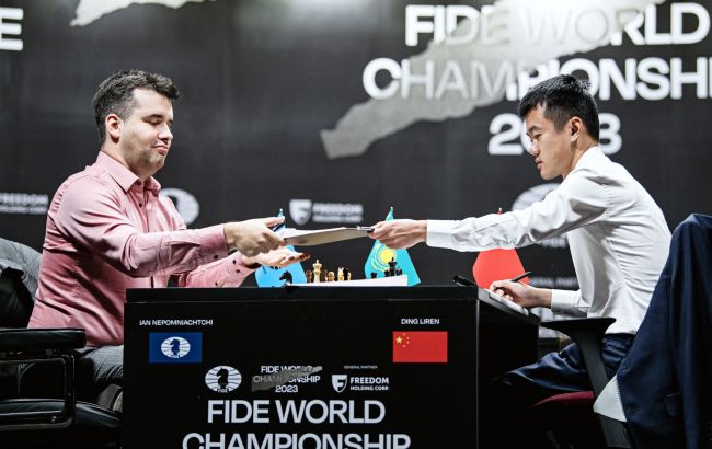 Нейтральный россиянин повел в матче за титул чемпиона мира по шахматам