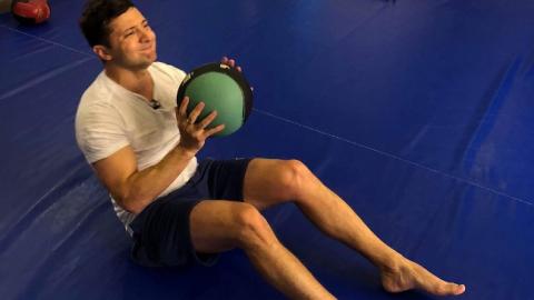 "Нові #зекубики": Зеленський показав, як займається в спортзалі (відео)