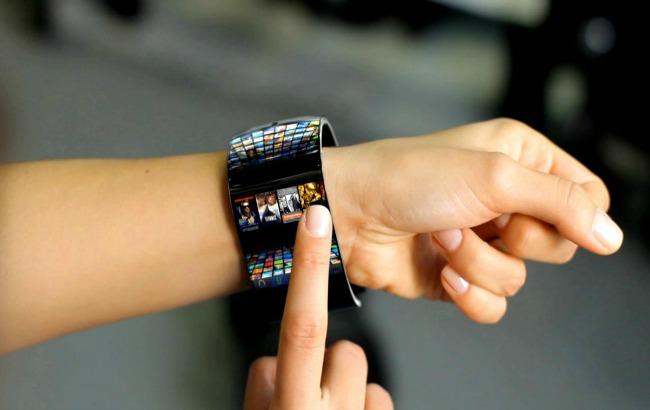 Первый в мире смартфон-браслет появится в продаже до конца года