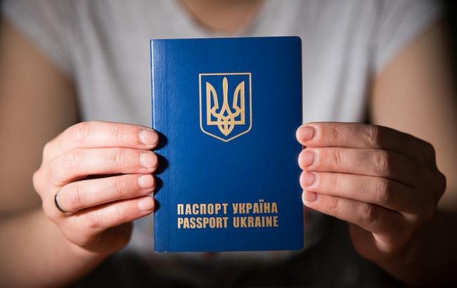Безвіз: стало відомо, яке місце в рейтингу паспортів зайняв український