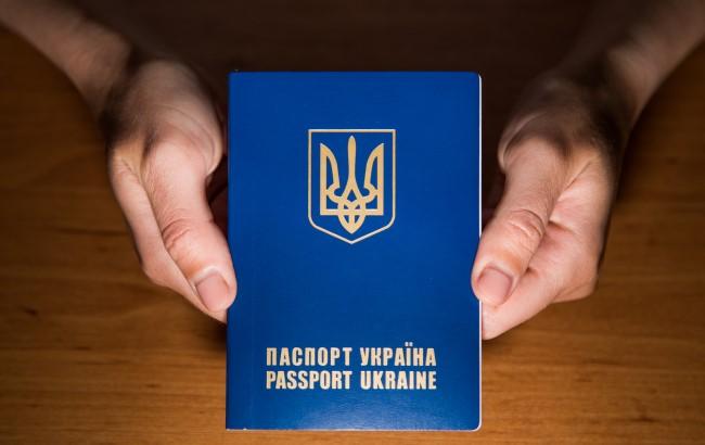 В оккупированном Крыму предлагают украинские ID-карты и биометрические паспорта