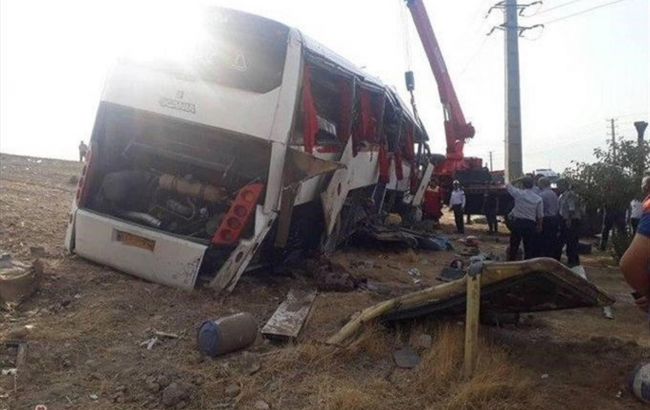 Автобус з журналістами потрапив у ДТП в Ірані: двоє людей загинули, десятки постраждали
