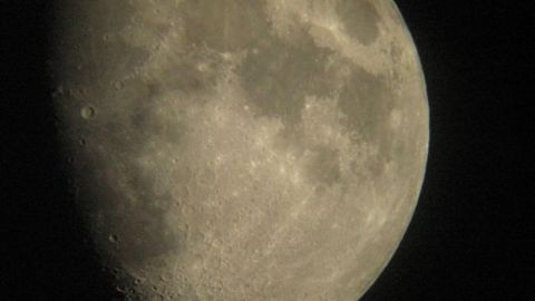 Китайські вчені виявили сліди води на Місяці