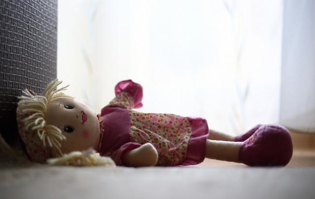 В наркопритоні на Донбасі знайшли маленьку дівчинку