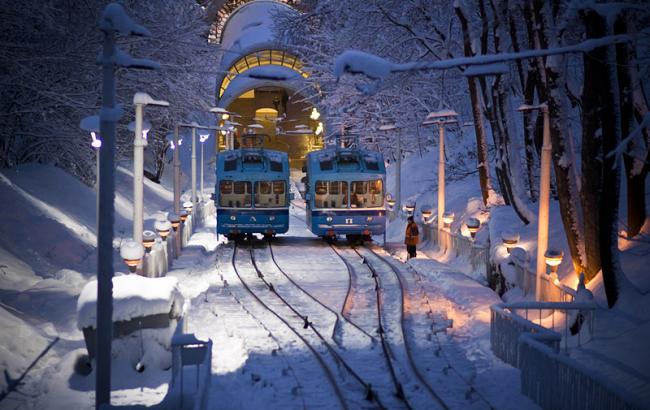 Снежный Киев: в сети показали вид зимнего города с фуникулера