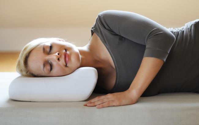 Ортопедична подушка - виверти маркетологів або необхідний аксесуар