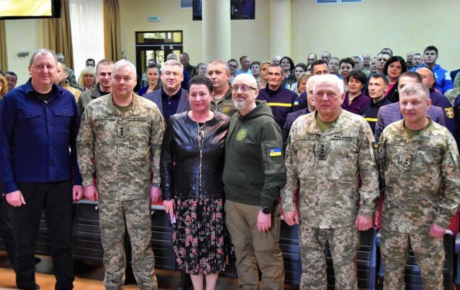 Обговорив нарощення оборони на кордоні. Резніков їздив у Сумську область
