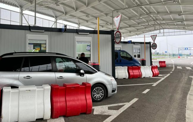 Які речі можна ввозити через кордон України: митні правила