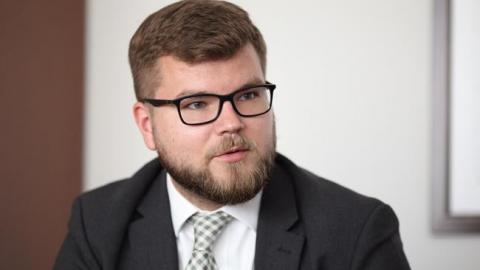 Кабмин утвердил контракт с главой "Укрзализныци"