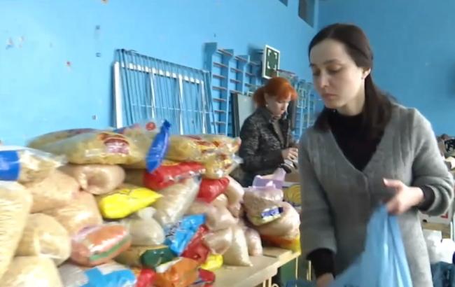 В Авдеевке украинцев просят не заваливать жителей гуманитарной помощью