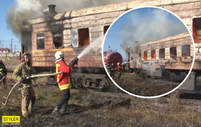 У Львові на вокзалі повністю згорів вагон поїзда: відео та фото пожежі