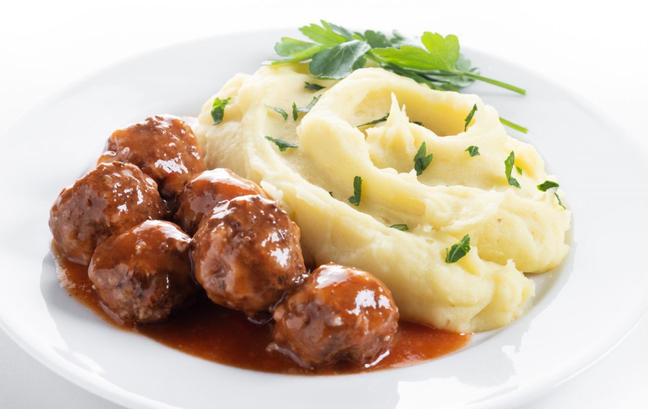 Міні-фрикадельки в сметанковому соусі: підходять до будь-якого гарніру