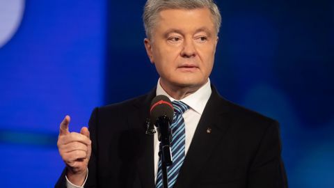 Порошенко предложил Зеленскому совместно искать правовой выход из конституционного кризиса