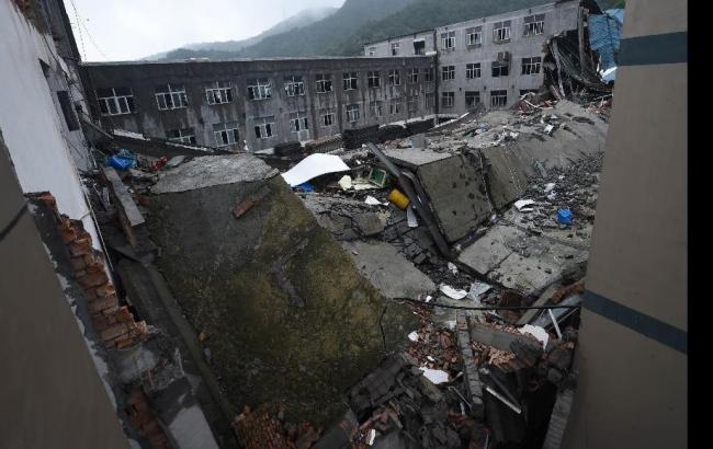 У Китаї обрушилася взуттєва фабрика, загинуло 9 осіб