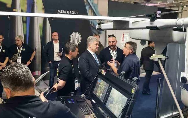 Порошенко показав нові розробки, які невдовзі посилять українську армію