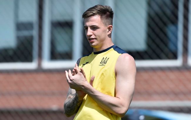 Звезды футбольной сборной и "Прометея". Минспорта обновило список беглых спортсменов