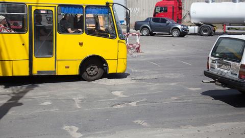 "Золотая" маршрутка в Киеве: в сети раскрыли секрет "роскошного" цвета