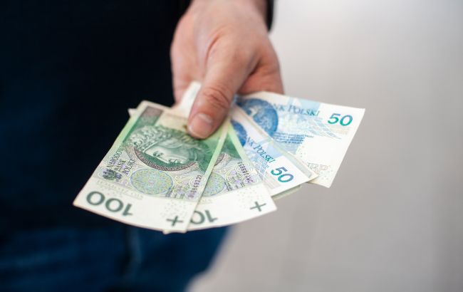 Злотий дорожчає до гривні четвертий день поспіль і наблизився до максимуму