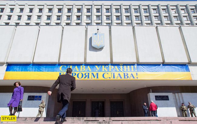 Выборы в Украине: кем оказался первый зарегистрированный кандидат