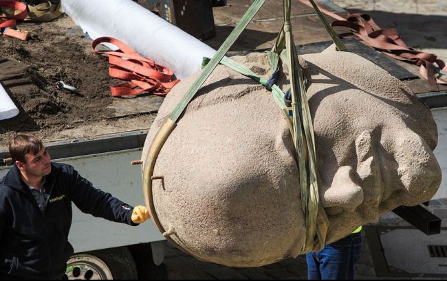 У Німеччині відкопали величезну голову Леніна