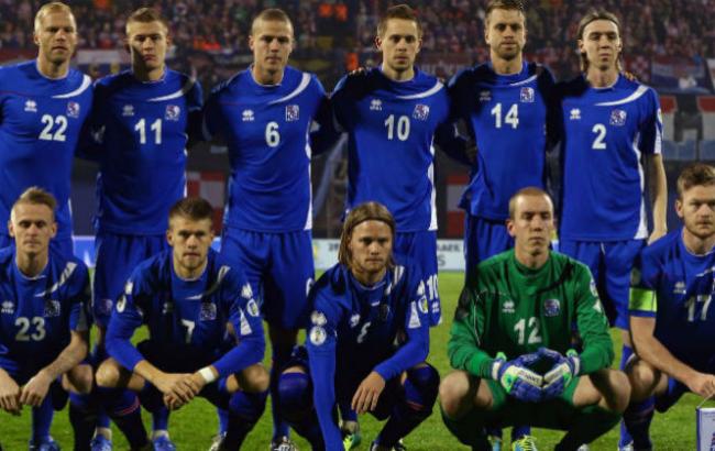 Фанат из Исландии взял в аренду самолет для полета на матч Евро 2016