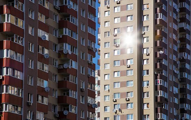 В Бердичеве мужчина выжил после падения с пятого этажа