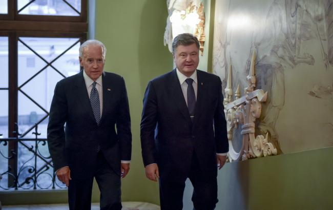 Порошенко предложил Байдену восстановить работу комиссии стратегического партнерства
