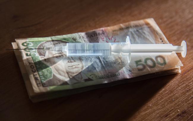 "Новые "высокие", а главное мотивирующие зарплаты": стало известно, сколько получают врачи в Украине