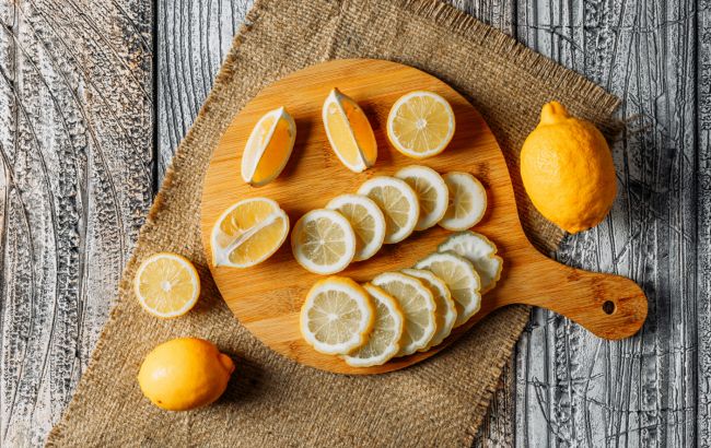 Універсальний помічник у побуті: 4 несподівані способи використання лимона