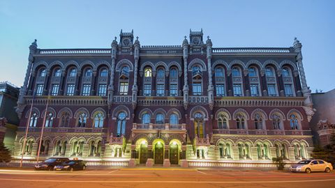 НБУ збільшив купівлю валюти на третину