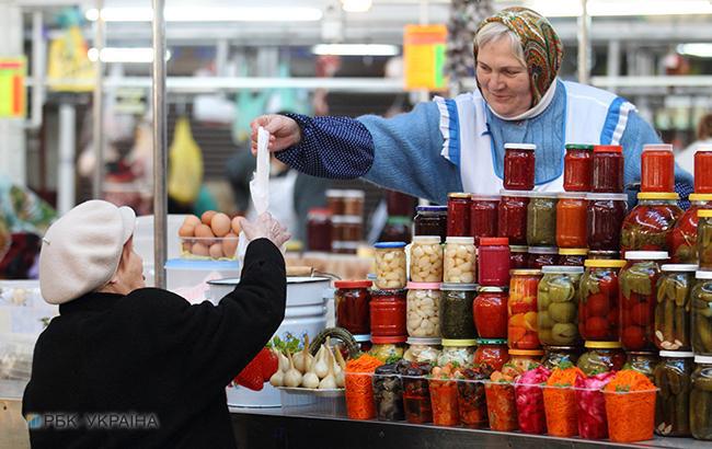 Оборот роздрібної торгівлі в Україні з початку року зріс на 7,5%