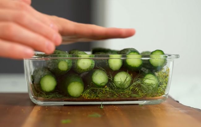 Малосольні огірки, які зведуть вас в розуму. Тримайте ідеальні пропорції засолки