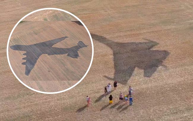 На поле в Дании появилась 80-метровая тень украинского самолета "Мрия": можно увидеть даже из космоса