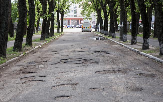 Фото: Ямы на дорогах (РБК-Украина)