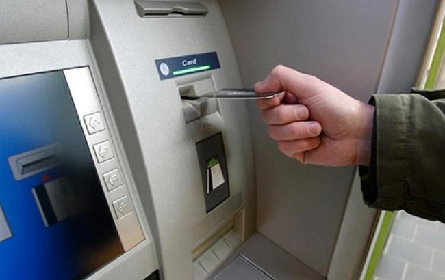 У Києві спіймали шахраїв, які обкрадали банкомати