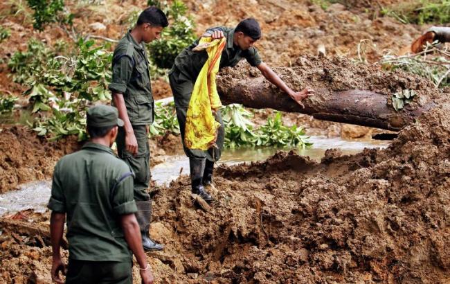 На Шрі-Ланці в результаті зсуву грунту без вісті зникли близько 200 сімей