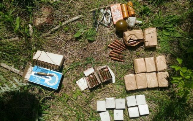 СБУ обнаружила в зоне АТО тайники с российским оружием